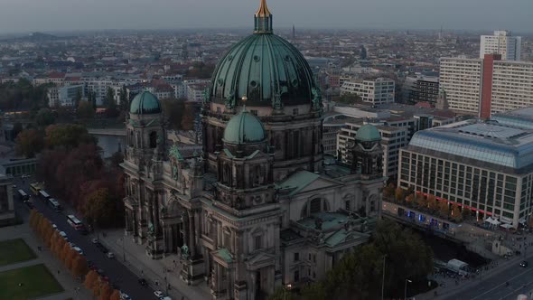 Tilt Down Footage of Berlin Cathedral Details alt