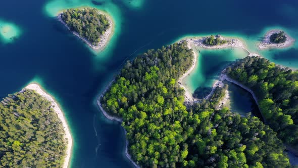 Breathtaking aerial view of Eibsee in Bavaria, Germany alt