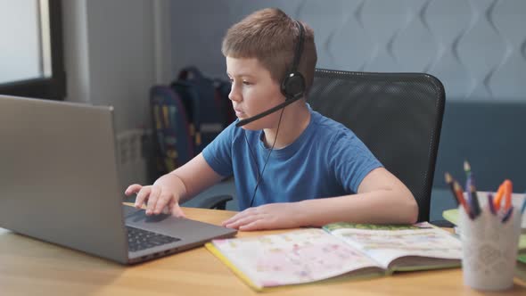 Back to School, Online learning by laptop, distance lesson, education at home, technology alt