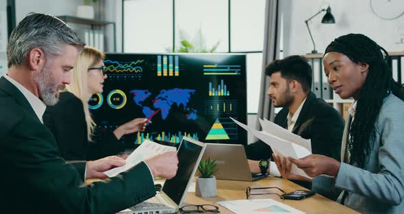 People which Discussing About Important Ecological Earth Problems Using Infographics alt