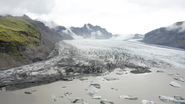 Aerial View Of Skaftafellsjökull Glacier in Iceland. - pullback alt