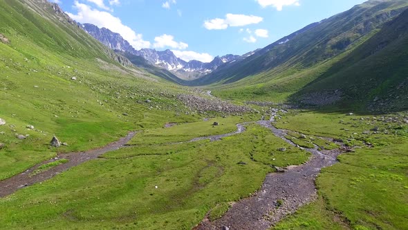 Mountain Alpine Valley alt