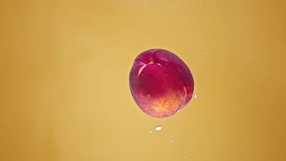 Peach Falls Into Water alt