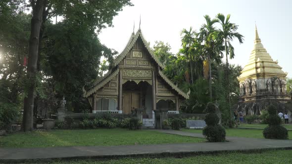 Gold Temple in Chiang Mai alt