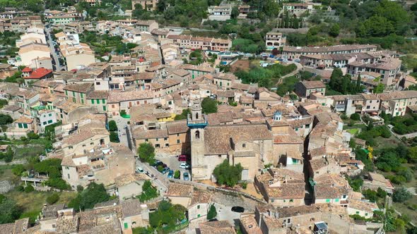 Aerial Drone Video Footage of Valdemossa Town, Mallorca alt