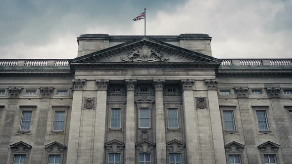 Buckingham Palace Front With Flag Blowing alt