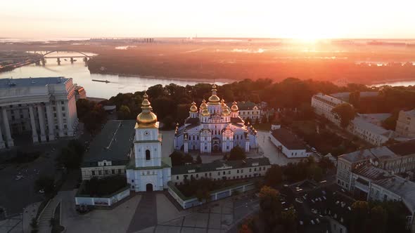 Kyiv, Ukraine: St. Michael's Golden-Domed Monastery in the Morning. Slow Motion alt