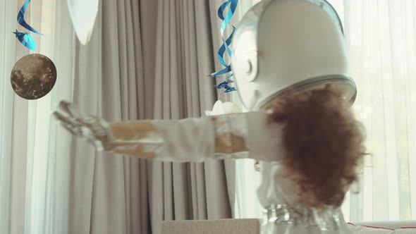 Creative Spacewalk Dreamer alt