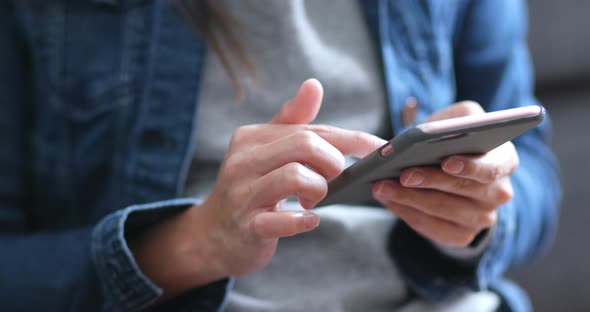 Close up using mobile phone alt