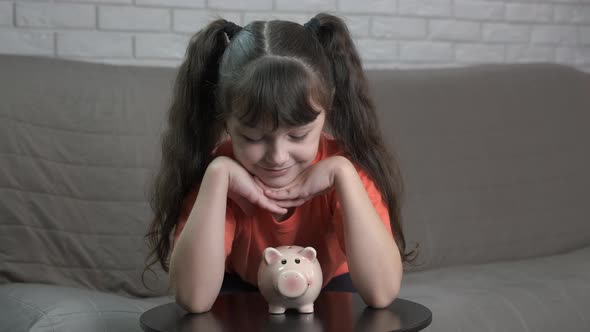 Girl Planning for Shopping alt