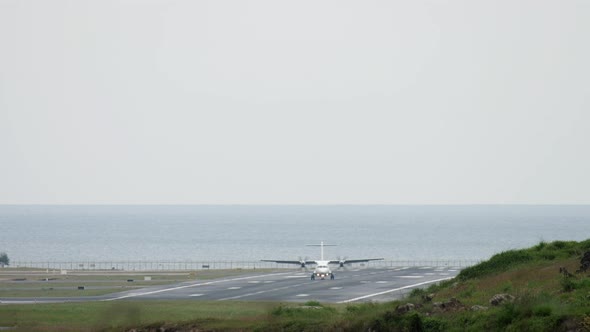 Turboprop Airplane Landing alt
