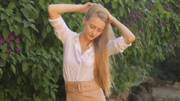 Young beautiful girl posing outdoor