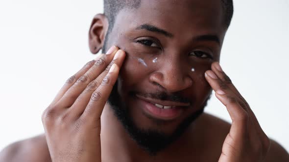 Man Skincare Face Moisturizing alt