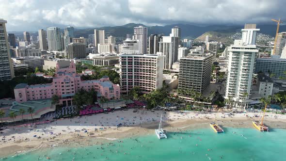 Flying Towards A Waikiki Beach Hotel 4 K