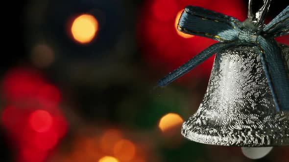 Christmas Ornaments on the Tree alt