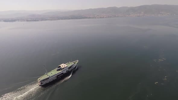 Aerial Sea View and Steamboat alt