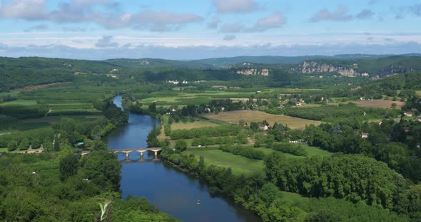 The River Dordogne viewed from on high at Domme, Dordogne, France alt