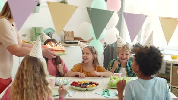 Kids Demanding Cake on Birthday Party alt