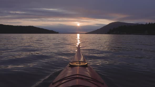 Sea Kayak Paddling in the Pacific Ocean alt