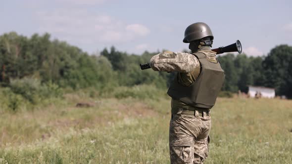 RG7 Precision ShoulderFired Rocket Launcher PSRL1 Prepared Firing By Ukrainian Army Serviceman alt