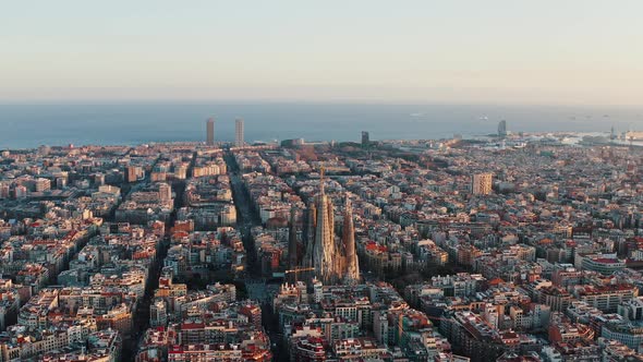 Aerial City Panorama of Barcelona with Modern and Traditional Architecture alt