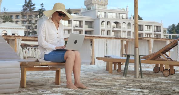 Web Work on Resort alt