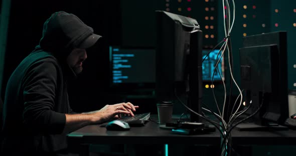 Team of Internationally Wanted Teenage Hackers Infect Servers and Infrastructure with Ransomware alt