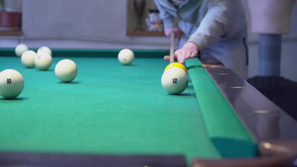 Game of Billiards alt