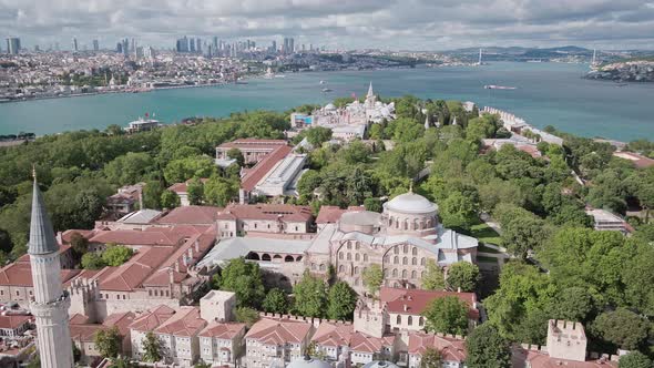 Aerial View of Hagia Sophia Church in Istanbul alt