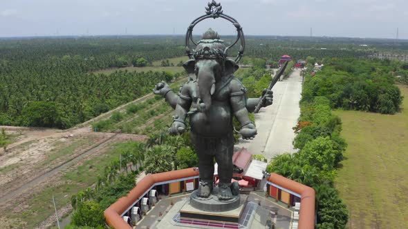 Ganesha Bronze Statue  Khlong Khuean Ganesh International Park in Chachoengsao Thailand alt