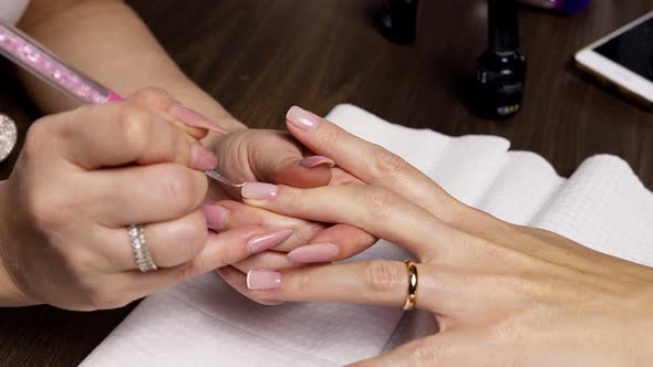 French Manicure. alt