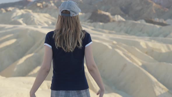 Hiking In Death Valley alt