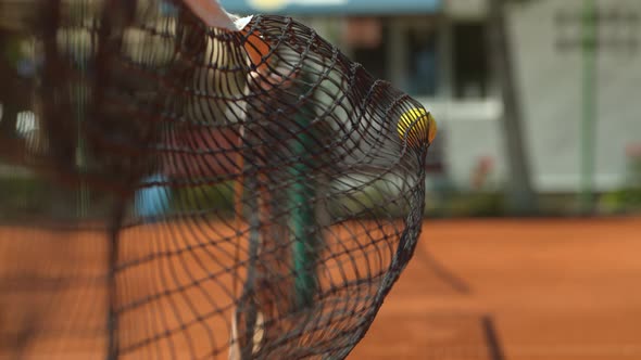 Tennis ball hitting the net, Ultra Slow Motion alt