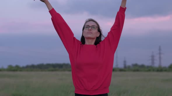 Portrait of Beautiful Woman alt