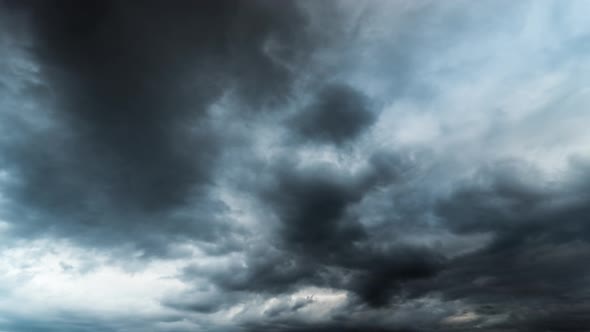 Storm cumulus clouds, time-lapse alt