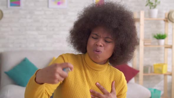 Portrait Beautiful African American Afro Hairstyle Sudden Asthmatic Attack Is the Use of Spray Slow alt