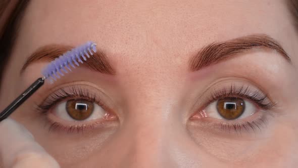 Beautiful Eyes Looks Straight alt