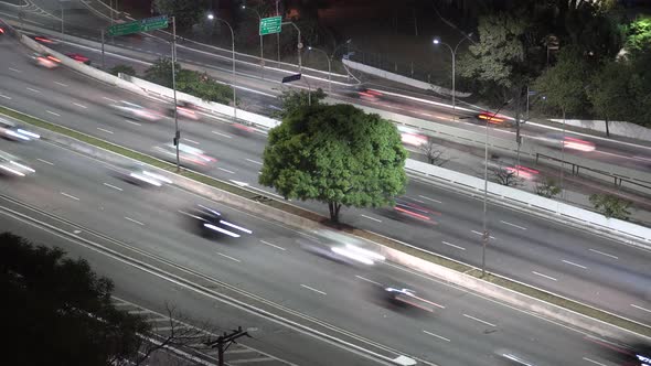  Timelapse cars night on the highway 4k