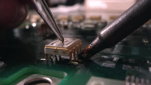 Soldering a Microchip to the Motherboard