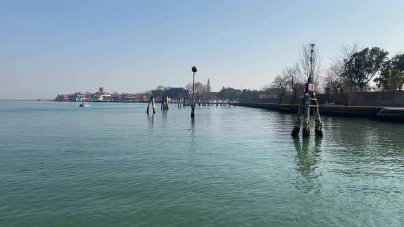 Burano Island by Ferry Boat Vaporetto alt