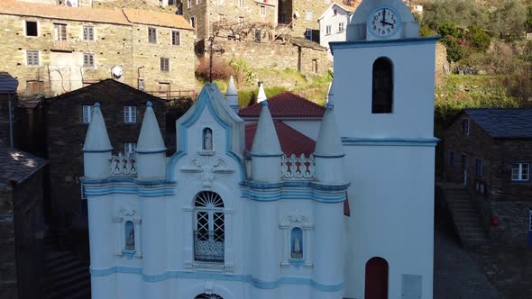 The beautiful village of Piódão in Portugal, with houses made of shale stone alt