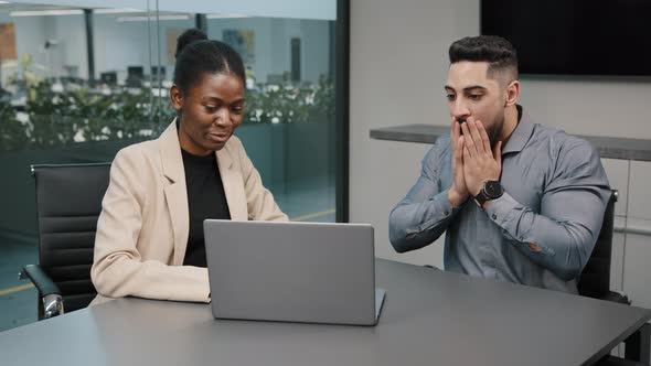 African American Businesswoman Boss Leader Expert Mentor Points Out Online Mistake in Work to alt