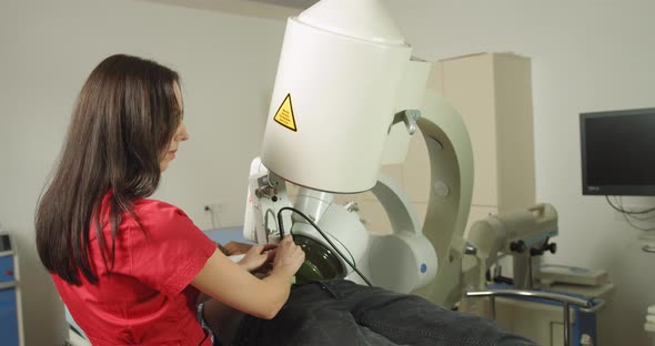 Ultrasound Lithotripsy Nonsurgical Treatment to Crush Kidney Urethra and Bladder alt