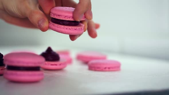 Process of Making Macaron Macaroon French Dessert alt