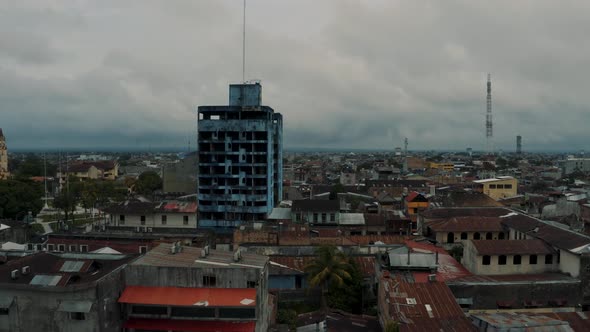 Reveal shot of Iquitos the city in the Amazon rainforest, Amazonia of Peru 4K alt