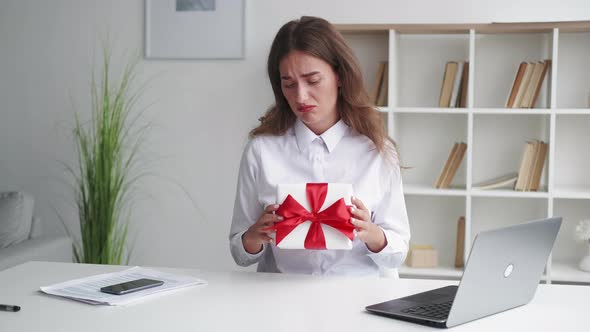 Bad Gift Disappointed Woman Corporate Greeting alt