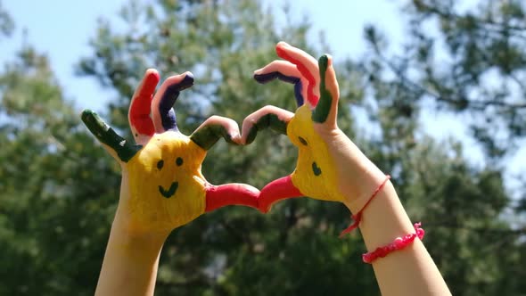 Hands Child Smile Paints Drawing alt