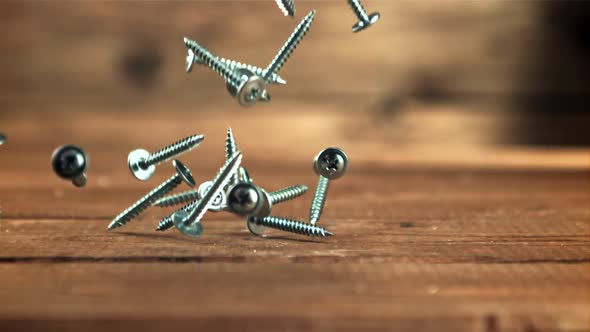 Screws Fall on the Table alt