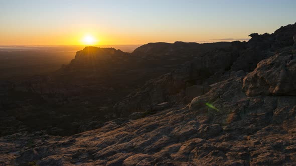 4K Timelapse of Sunrise from the Summit of Hollow Mountain, Grampians NP, Victoria, Australia