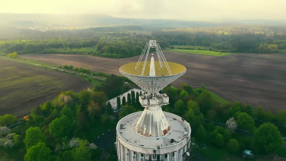 Space Exploration Using a Radio Telescope alt